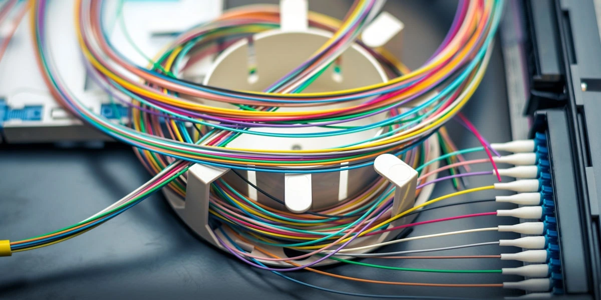 Ribbon-fiber-optic-cable